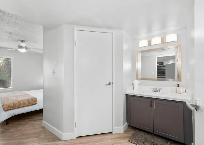 Chill 2br Near Asu, Pool, Grill, Parking,pet Frndly * Tempe