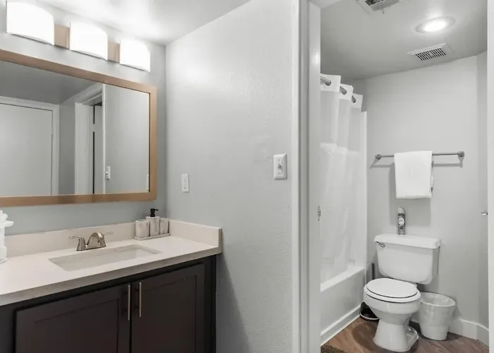 Chill 2br Near Asu, Pool, Grill, Parking,pet Frndly