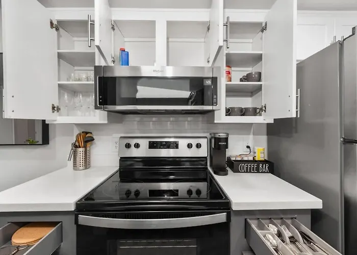 Chill 2br Near Asu, Pool, Grill, Parking,pet Frndly Apartment *