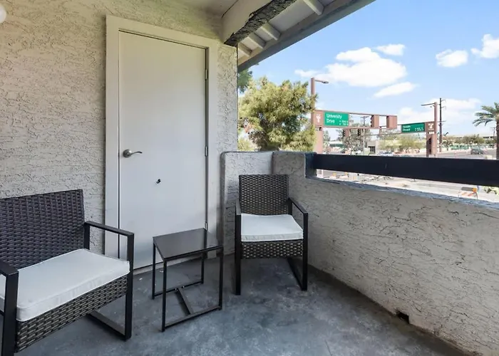 Chill 2br Near Asu, Pool, Grill, Parking,pet Frndly Apartment Tempe